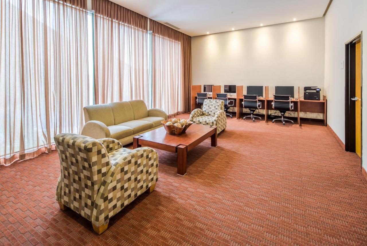 Готель Crowne Plaza Monterrey Aeropuerto By Ihg Екстер'єр фото